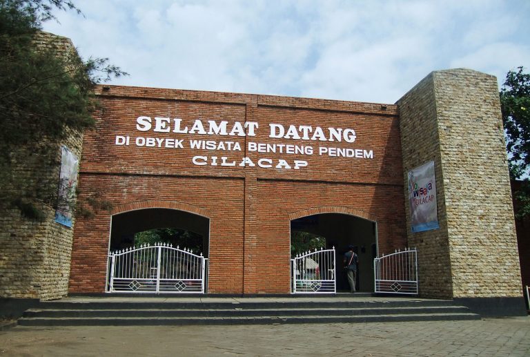 Read more about the article Benteng Pendem Cilacap