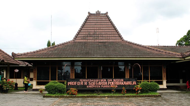 Read more about the article Museum Prof. Dr. R. Soegarda Poerbakawatja
