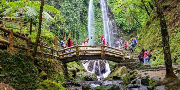 5 WISATA AIR TERJUN FAVORIT DI KABUPATEN KARANGANYAR.