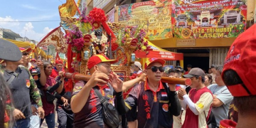 “Kirab Budaya HUT ke-160 Klenteng Ling Hok Bio Perkuat Kebersamaan di Semarang”