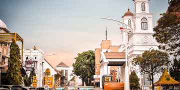 “5 WISATA FAVORIT DI SEMARANG UTARA YANG WAJIB MASUK DAFTAR LIBURAN!!”