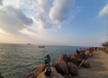 “Libur Panjang Dongkrak Kunjungan Pantai Marina, Ribuan Wisatawan Padati Destinasi Favorit Semarang”