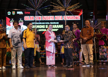 “Harmoni Semarang Tampilkan Kekayaan Budaya Kota Atlas di Panggung TMII”